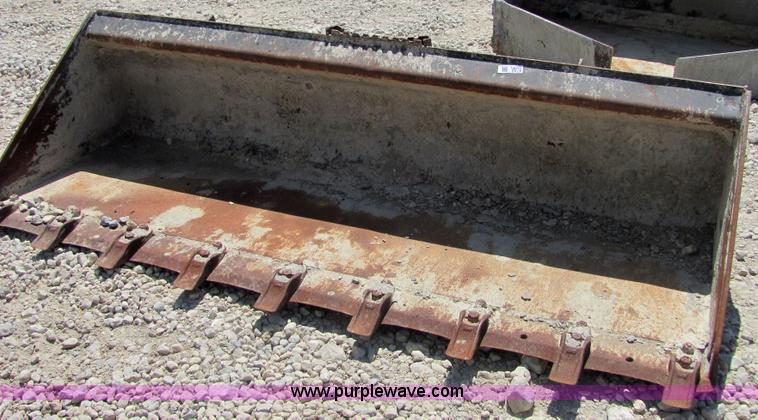 image for item 4743 Caterpillar 78" skid steer bucket