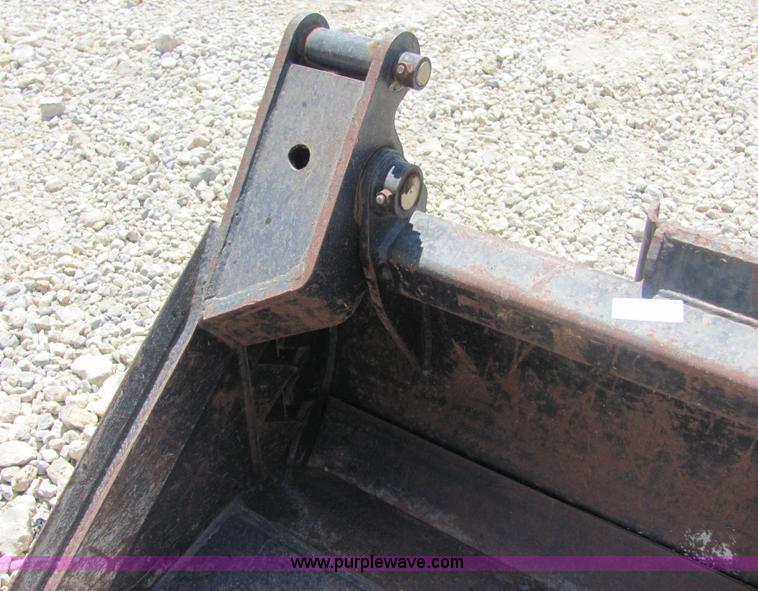 image for item 4744 John Deere 78" skid steer clam bucket