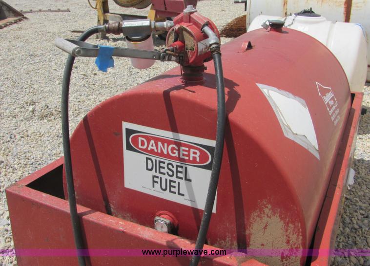 image for item 4745 We-Mac 300 gallon fuel tank and containment