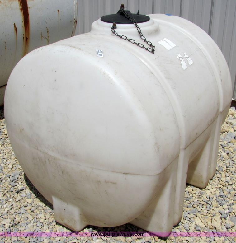 image for item 4746 225 gallon water tank