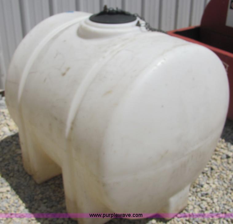 image for item 4746 225 gallon water tank