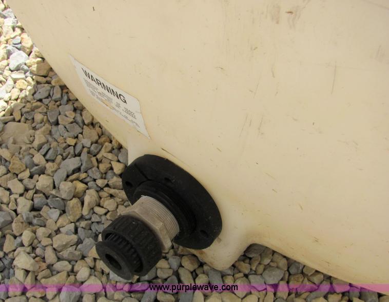 image for item 4746 225 gallon water tank