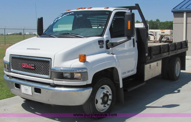 image for item 4776 2005 GMC C5500 dump truck