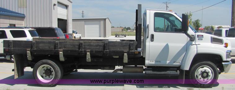 image for item 4776 2005 GMC C5500 dump truck