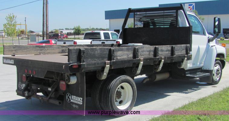 image for item 4776 2005 GMC C5500 dump truck