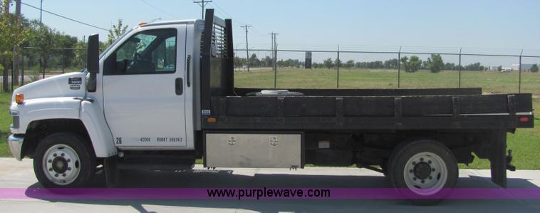 image for item 4776 2005 GMC C5500 dump truck