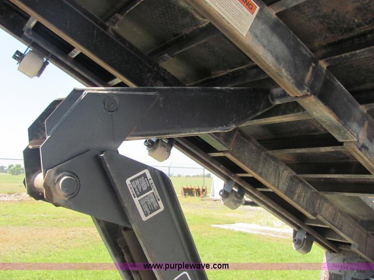 image for item 4776 2005 GMC C5500 dump truck