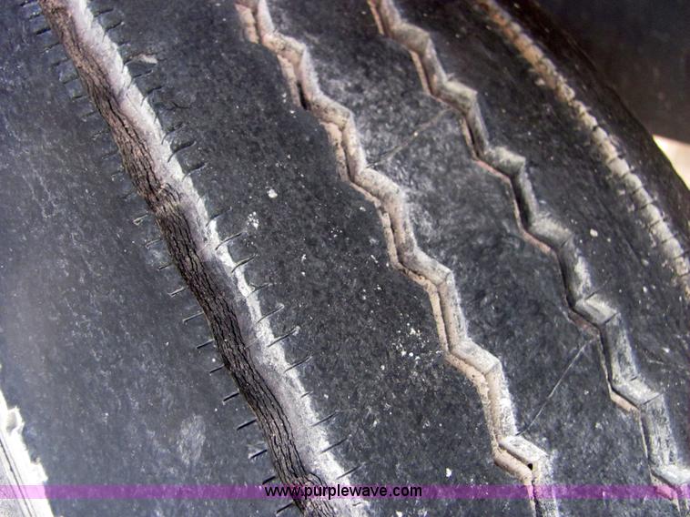 image for item 4776 2005 GMC C5500 dump truck