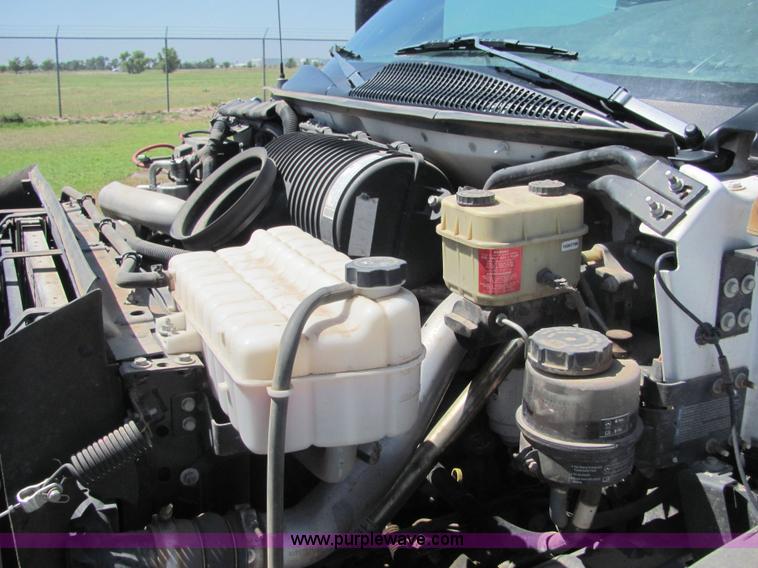 image for item 4776 2005 GMC C5500 dump truck