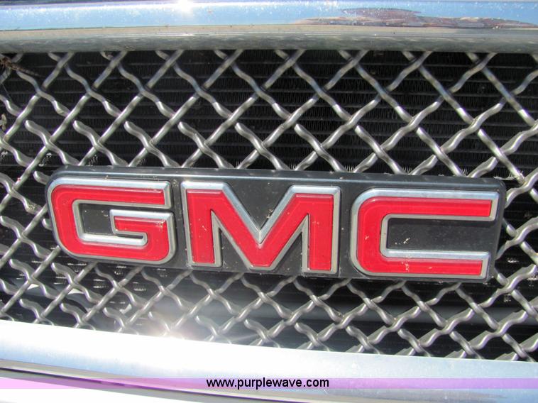 image for item 4776 2005 GMC C5500 dump truck