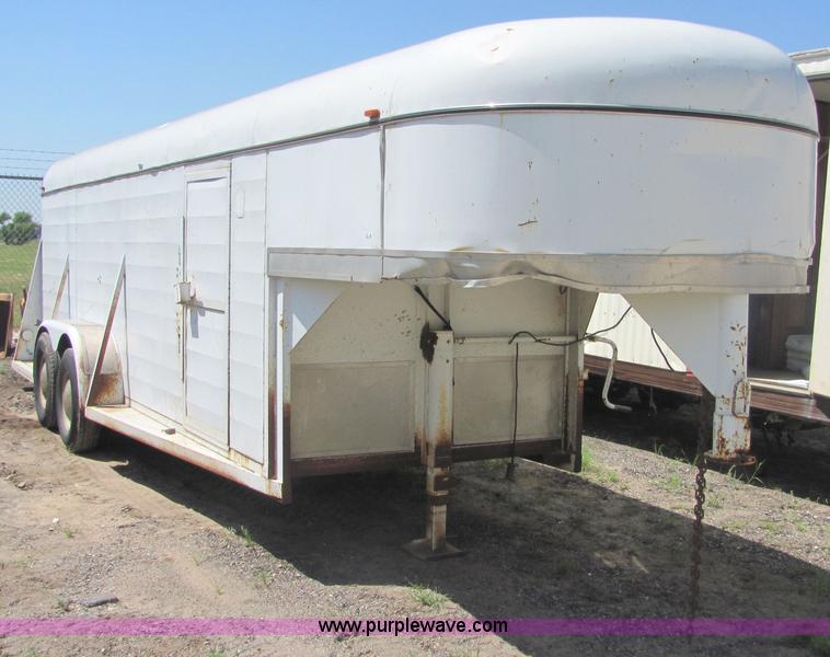 image for item 4777 1984 Sooner 20' enclosed trailer