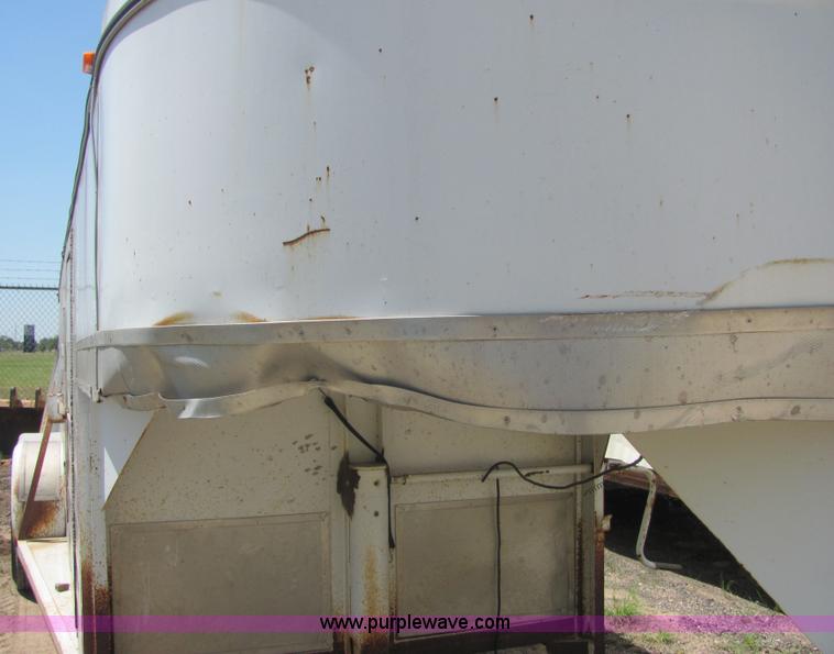 image for item 4777 1984 Sooner 20' enclosed trailer