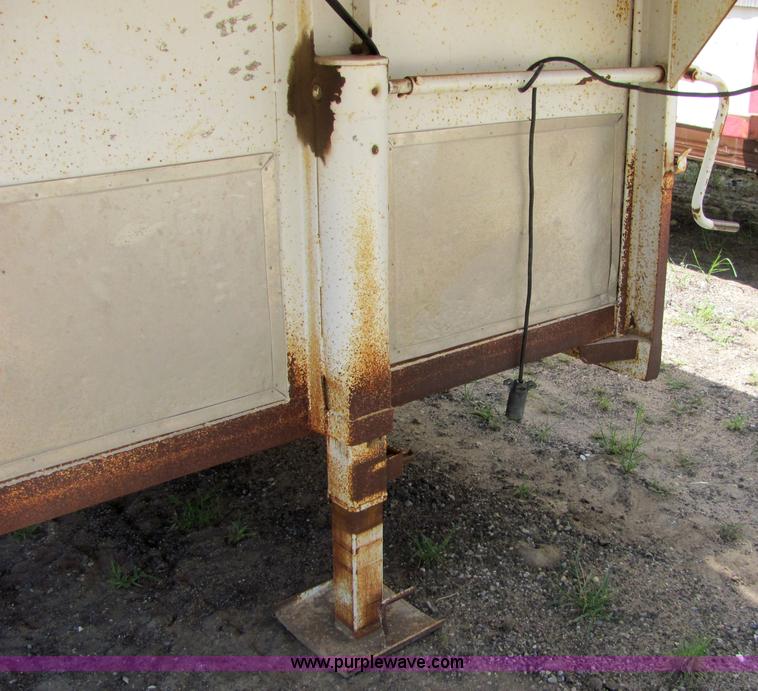 image for item 4777 1984 Sooner 20' enclosed trailer