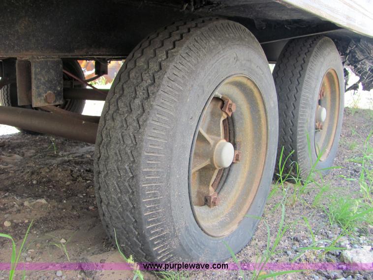 image for item 4778 1998 job site trailer