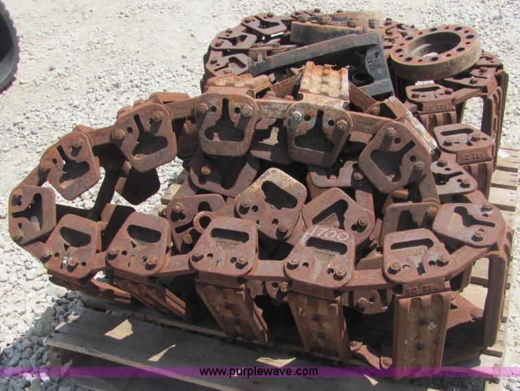 image for item 4780 Grouser steel skid steer tracks