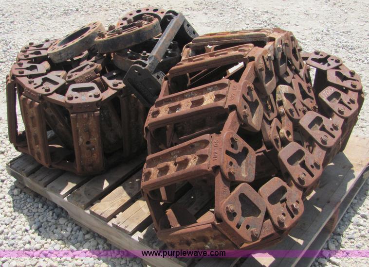 image for item 4780 Grouser steel skid steer tracks