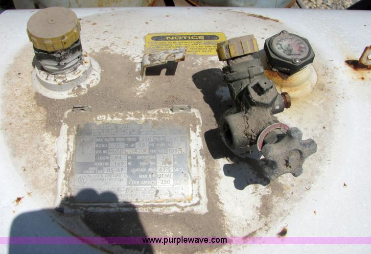 image for item 4782 250 gallon bethune storage tank