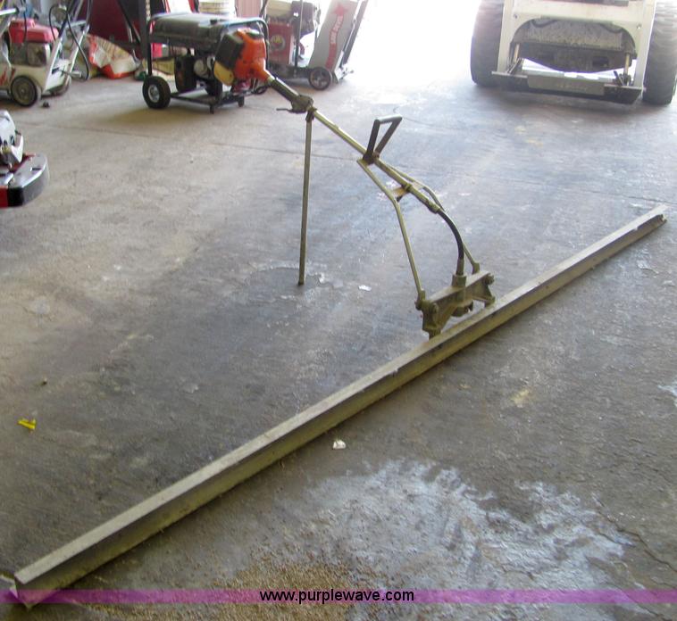 image for item 4796 Lindley gas power concrete vibrator