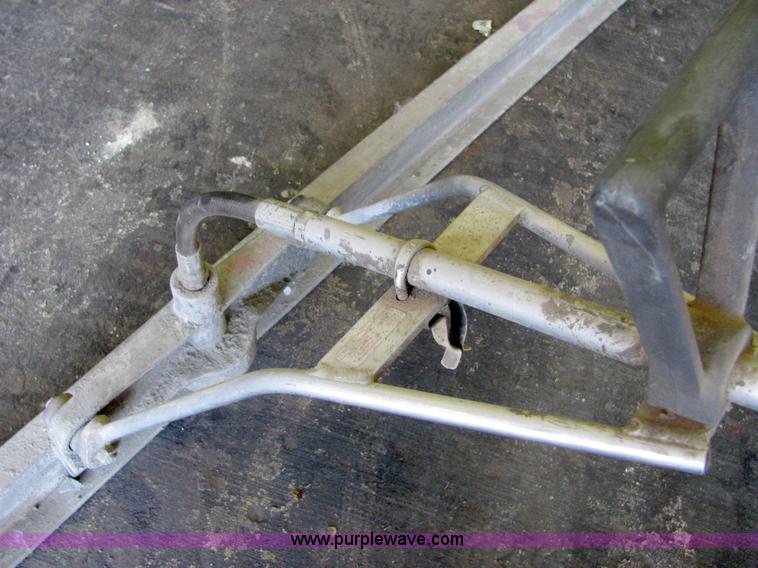 image for item 4796 Lindley gas power concrete vibrator