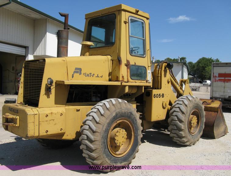 image for item 4813 1981 Fiat-Allis 605B wheel loader