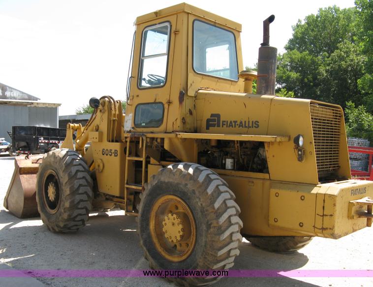 image for item 4813 1981 Fiat-Allis 605B wheel loader