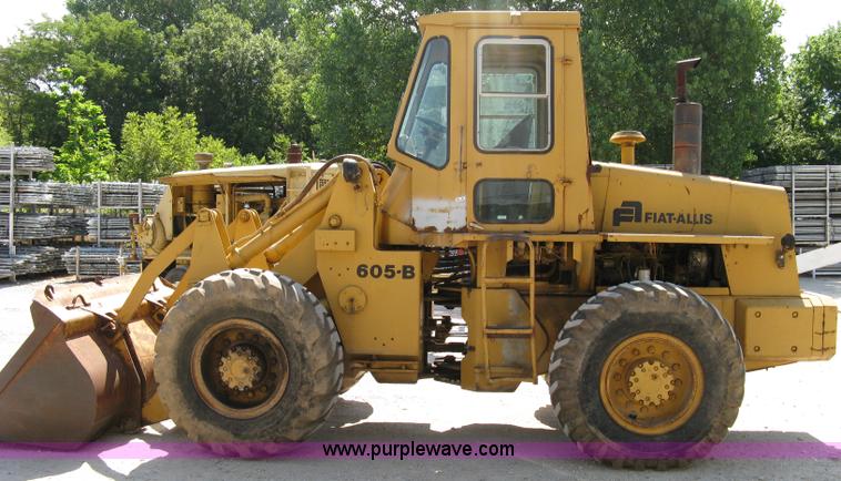 image for item 4813 1981 Fiat-Allis 605B wheel loader