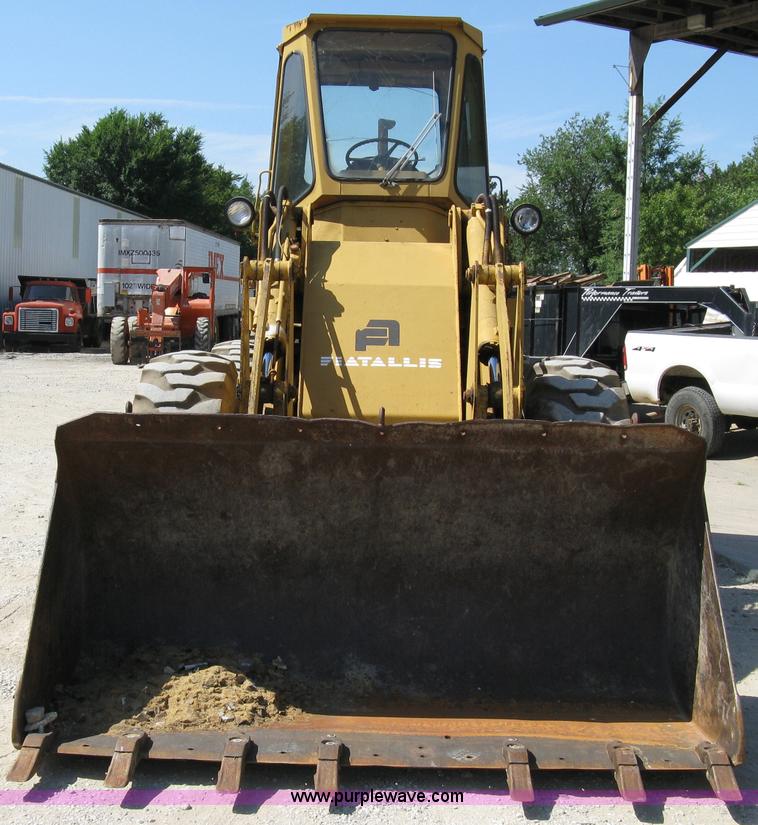 image for item 4813 1981 Fiat-Allis 605B wheel loader