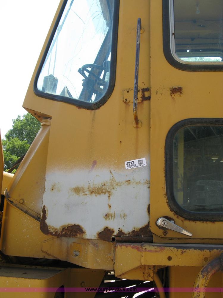 image for item 4813 1981 Fiat-Allis 605B wheel loader