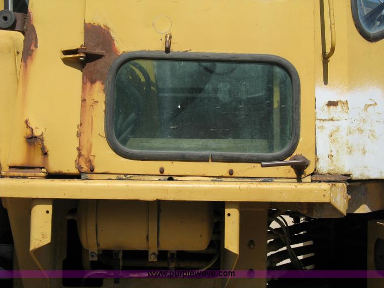 image for item 4813 1981 Fiat-Allis 605B wheel loader