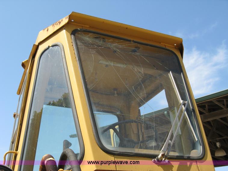 image for item 4813 1981 Fiat-Allis 605B wheel loader