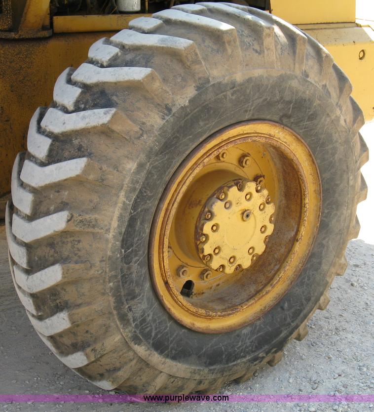 image for item 4813 1981 Fiat-Allis 605B wheel loader