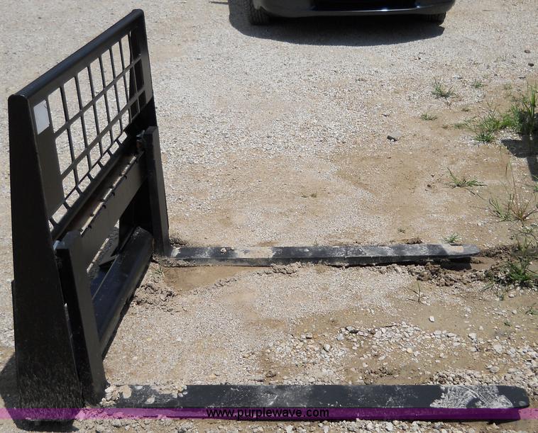 image for item 5017 Pallet fork skid steer attachment