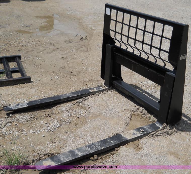 image for item 5017 Pallet fork skid steer attachment