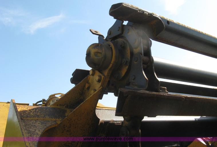 image for item 5046 1976 John Deere 762 paddle scraper