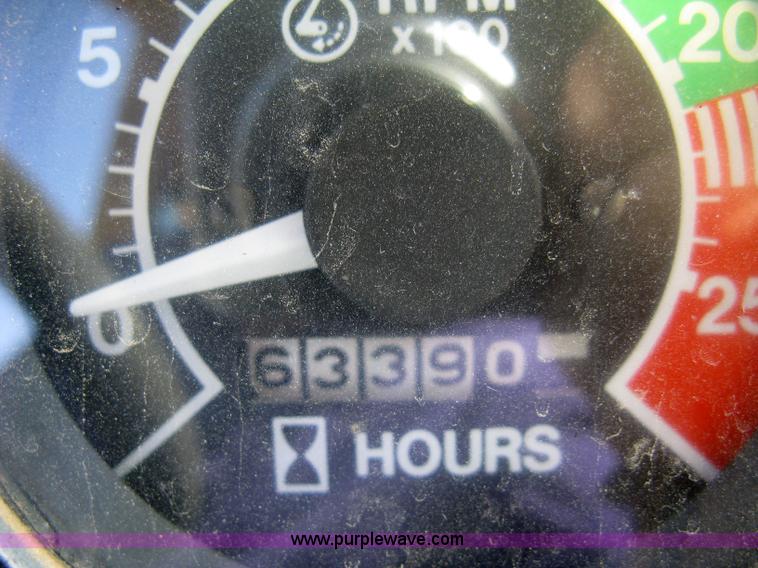 image for item 5046 1976 John Deere 762 paddle scraper