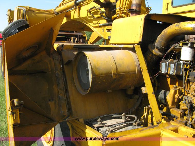 image for item 5046 1976 John Deere 762 paddle scraper