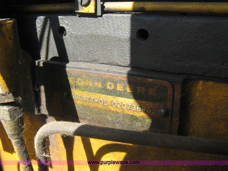 image for item 5046 1976 John Deere 762 paddle scraper