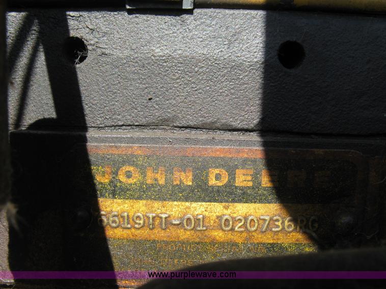 image for item 5046 1976 John Deere 762 paddle scraper