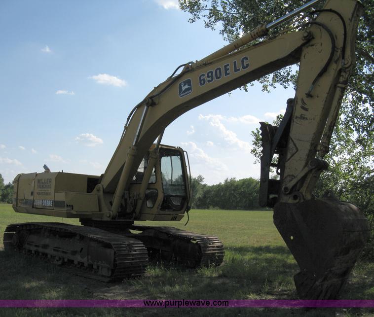 image for item 5066 1992 John Deere 690E LC track excavator