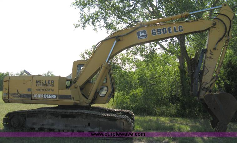 image for item 5066 1992 John Deere 690E LC track excavator