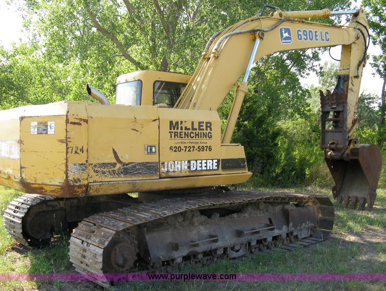image for item 5066 1992 John Deere 690E LC track excavator