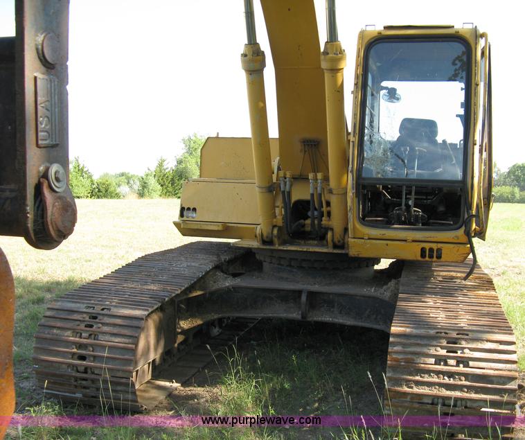 image for item 5066 1992 John Deere 690E LC track excavator