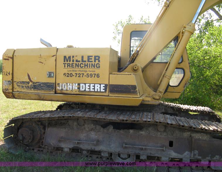 image for item 5066 1992 John Deere 690E LC track excavator