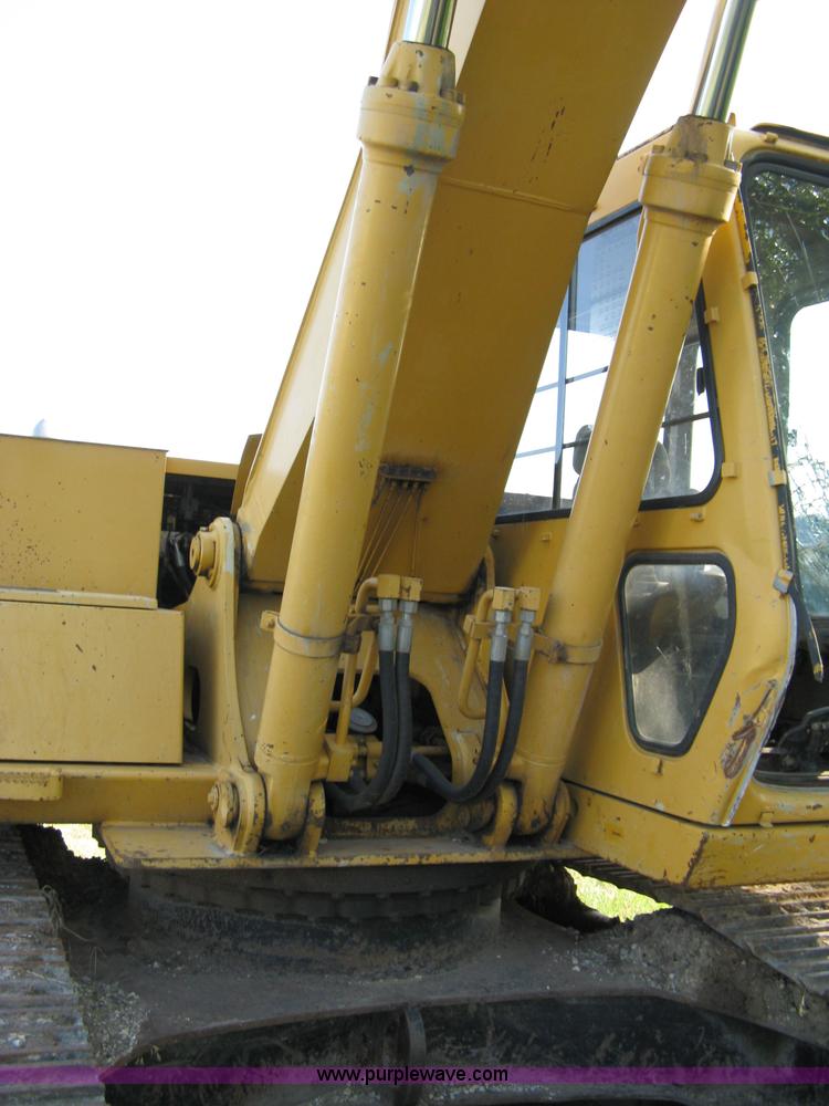 image for item 5066 1992 John Deere 690E LC track excavator