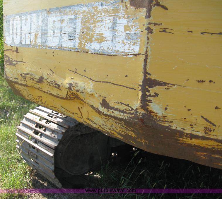 image for item 5066 1992 John Deere 690E LC track excavator