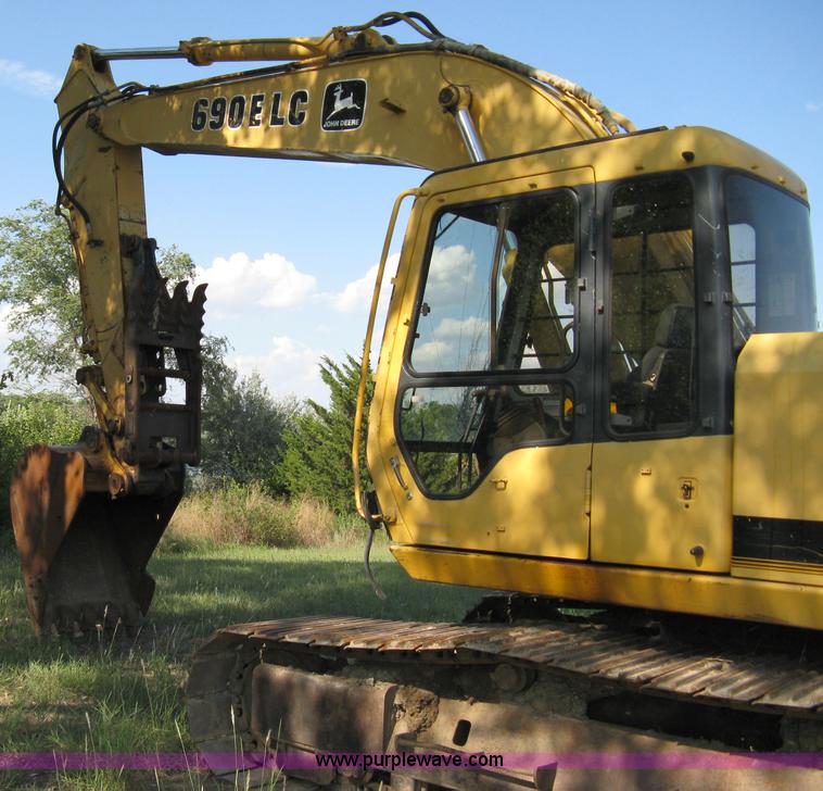 image for item 5066 1992 John Deere 690E LC track excavator