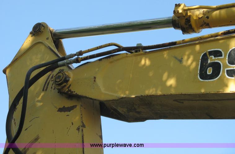 image for item 5066 1992 John Deere 690E LC track excavator