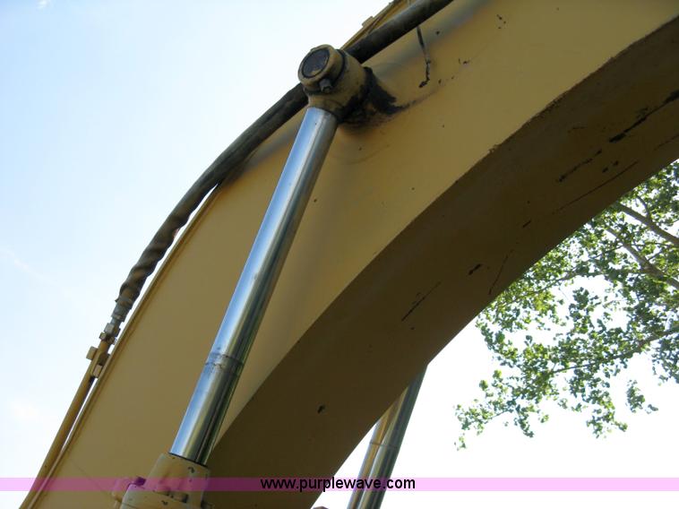 image for item 5066 1992 John Deere 690E LC track excavator