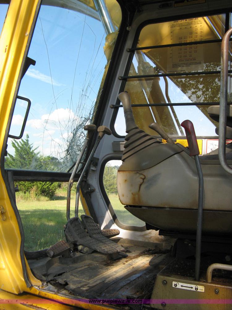 image for item 5066 1992 John Deere 690E LC track excavator