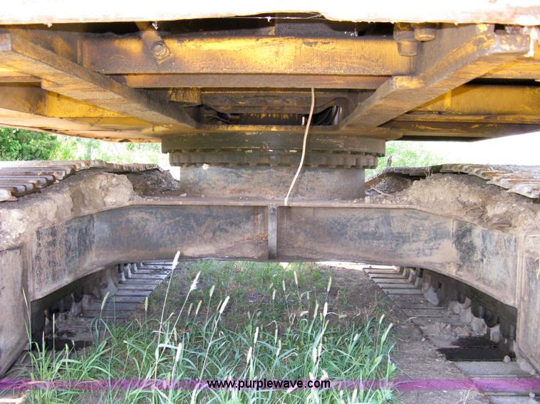 image for item 5066 1992 John Deere 690E LC track excavator